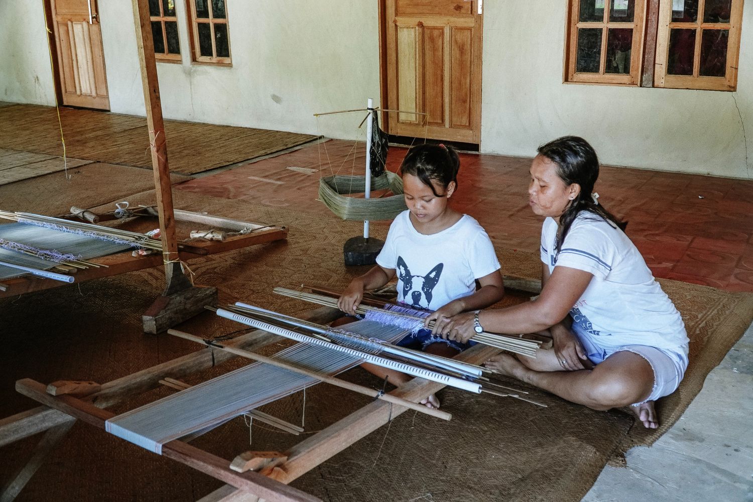 Program Pemberdayaan Dorong Perempuan Dayak Iban Jaga Tradisi Tenun