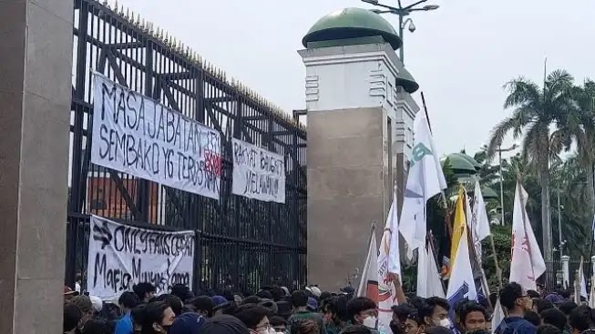 Wasekjen MUI: DPR Harus Terbuka, Bukan Dipagari Tinggi dan Digembok