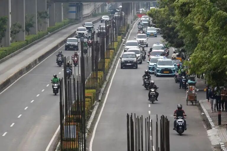 Rp100 Miliar untuk Bongkar Tiang Monorel? Ini Faktanya