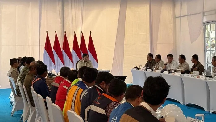 Prabowo Gelar Rakor dengan 10 Menteri di Aceh Tamiang