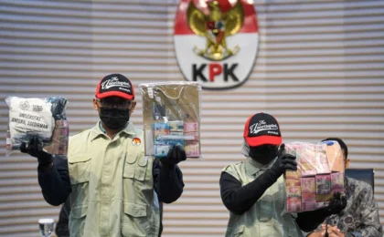 Korupsi Unsoed, Gerindra Nonaktifkan Kader, RUU Aset Menguat
