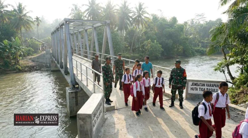 Akses Mobilitas Warga Huta Tiga Basulu Pulih Berkat Jembatan Baru Bakti TNI AD
